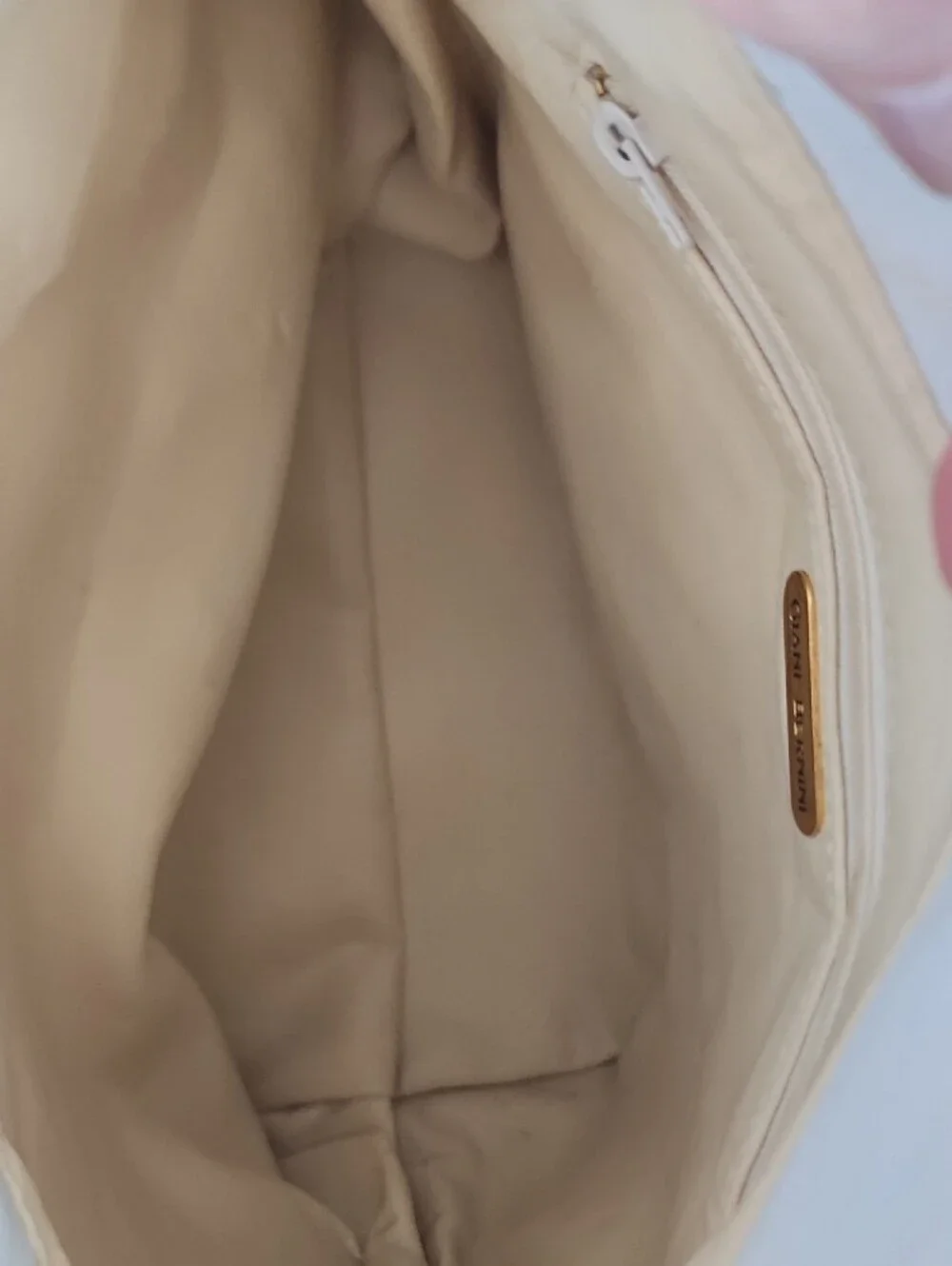 Giani Bernini Quilted White Leather Shoulder Bag with Gold Chain Strap